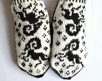 Hand Knit Women's Aries Ram Zodiac Mittens