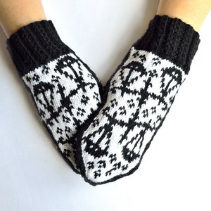 Hand Knit Women&#39;s Libra Zodiac Mittens