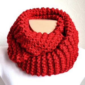 Hand knitted men&#39;s merino wool snood scarf