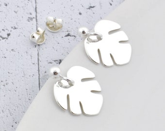 Monstera oorbellen, sterling zilveren drop studs, minimalistisch cadeau voor haar