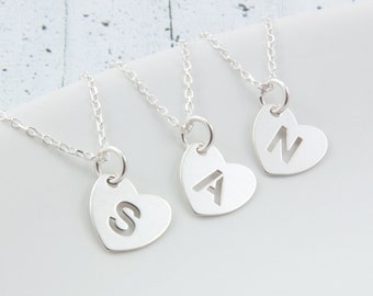 INITIAL LETTER NECKLACE