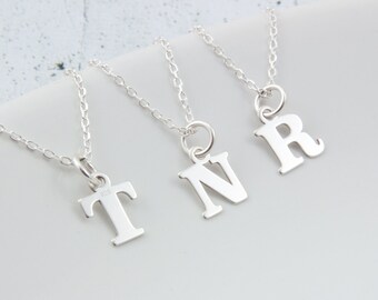 INITIAL LETTER NECKLACE