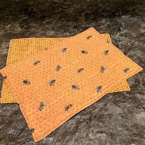 Reversible Honey Bee Quilted Table Placemat Set