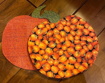 Pumpkin Shaped Fall Placemat, Reversible Quilted Autumn Harvest Table Decor
