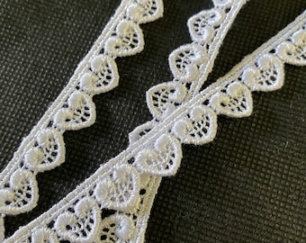 5 yds Venise Heart Trim White Narrow Heart Trim