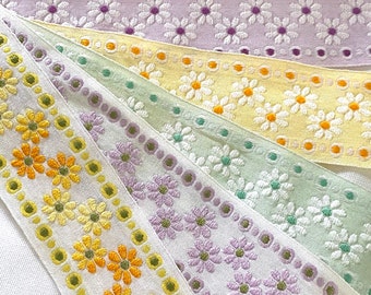 5yds 100% cotton jacquard ribbon with Daisy motif and the width is 1.5”