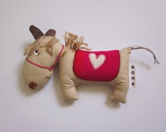 Handmade Horse Plush Toy: Decorative Gift (23cm x 14cm)