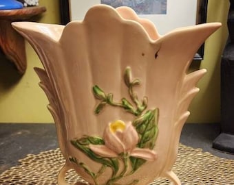USA Hull Art 8 - 8 1/2 Pottery Pink - Peach Floral Vase