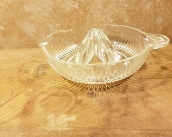 Vintage Glass Manual Orange Juicer / reamer