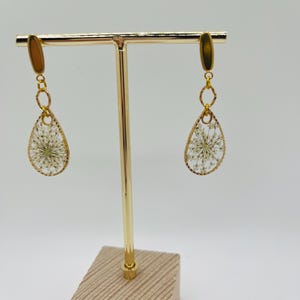 Queen Anne&#39;s Lace Flower Earring | Dangles | Flower Earrings | Dried Flower | Pressed | Resin Earrings | Handmade | White | Wildflowers