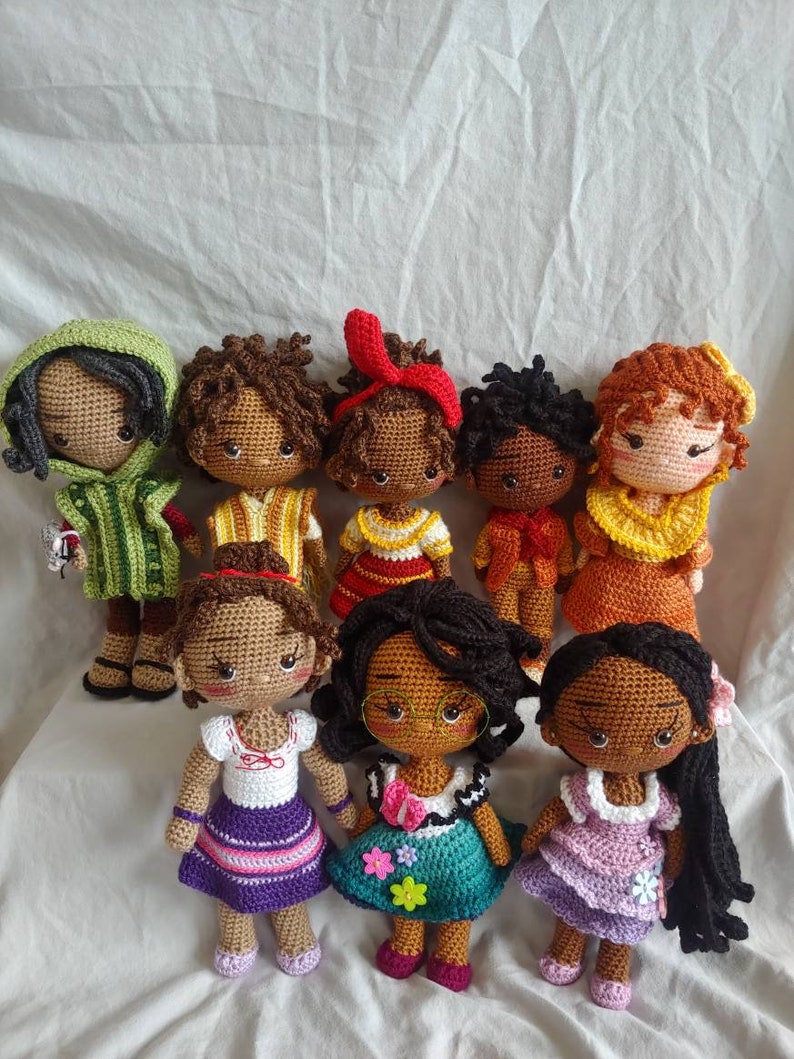 Animator dolls: Encanto, Mirabel, Isabella, Luisa, Camilo, Dolores, Bruno, Pepa 