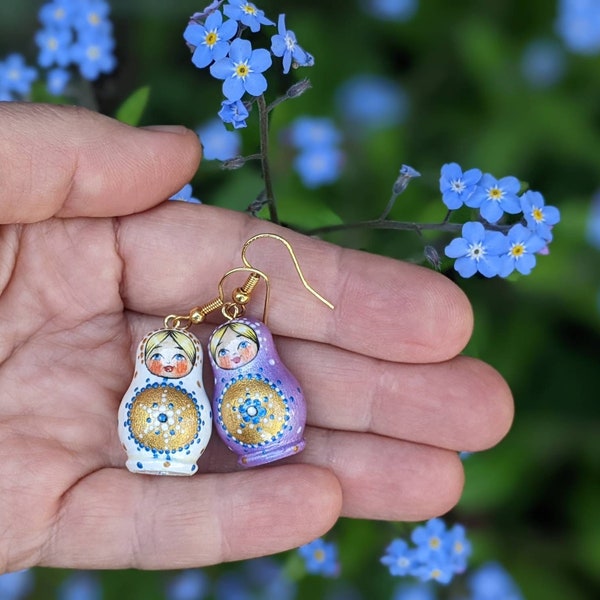 Little White/Lilac Matryoshka earrings, cute matryoshka hand painted earrings, Russian doll lacquered earrings, hand made wooden earrings