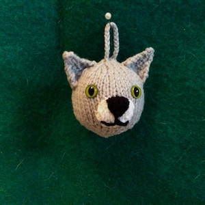 Cat ornament,kitty,Christmas ornament,Christmas,knit ornament,knit cat ornament,knitted ornament,yarn ornament,Christmas tree,kitty ornament