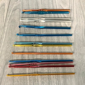 Colored BOYE crochet hook, sold singularly, different sizes hooks, crochet hook, aluminum crochet hooks,vintage crochet hook,crocheting,hook