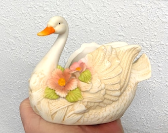 white porcelain swan vase, K's collection porcelain swan with flowers,swan decor