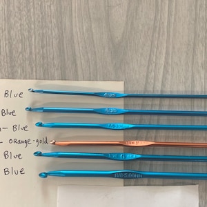 Colored BOYE crochet hook, sold singularly, different sizes hooks, crochet hook, aluminum crochet hooks,vintage crochet hook,crocheting,hook