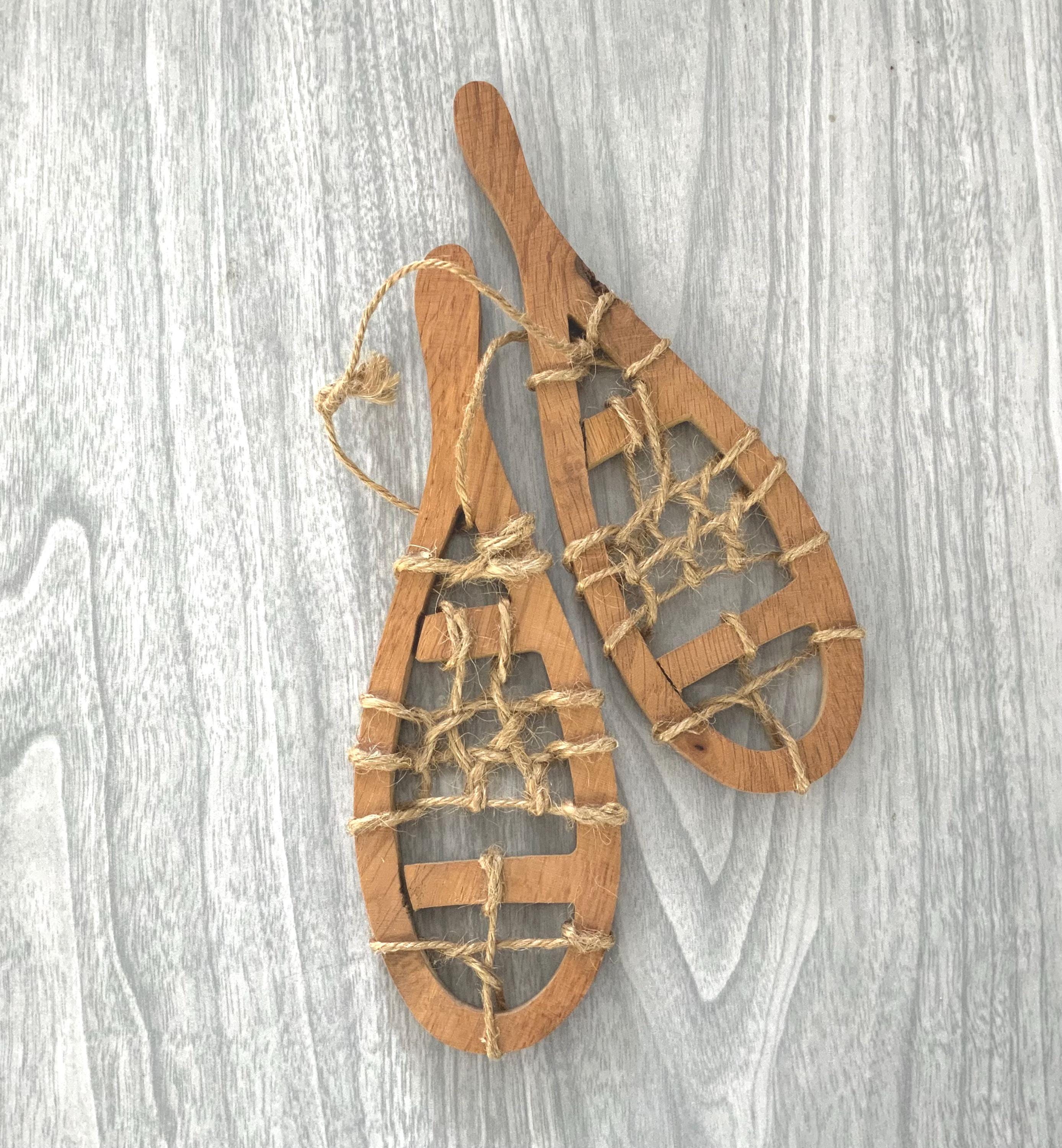 Snowshoe Decor
