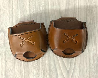Rifles on snuff case,Snuff can holder,snuff can case with clip, leather snuff can holder,snuff holder hangs on belt, hand tooled, jerky case