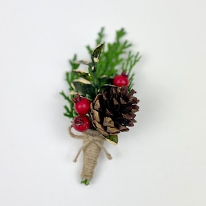 Christmas Wedding Boutonniere , Pinecone Winter Boutonniere , Pinecone, Wedding Boutonniere, Evergreen and Red Berries, High Quality, Winter
