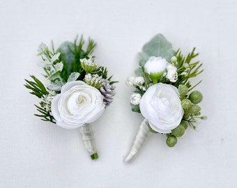 White Wedding Boutonniere , Christmas Winter Boutonniere, White Rose, Wedding Boutonniere, Evergreen, High Quality, Winter Christmas Wedding