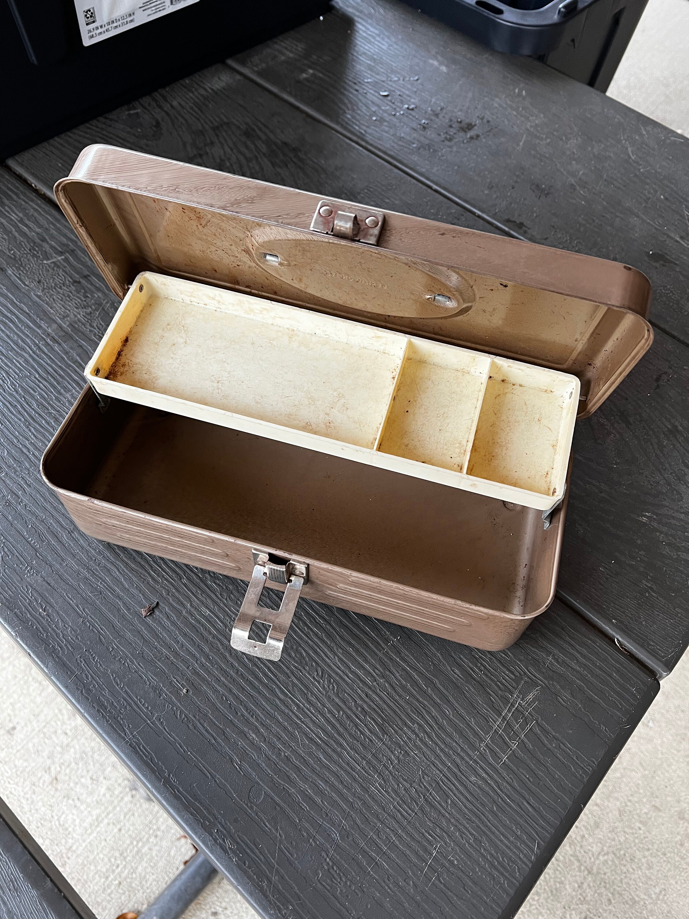 Small metal tackle box discount