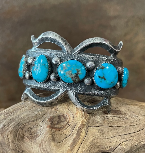 Heavy Repoussed Shell Blue Turquoise Navajo Native American Jewelry Silver Tufa Bracelet Heavy Repoussed Shell Blue Turquoise Navajo Native American Jewelry Silver Tufa Bracelet