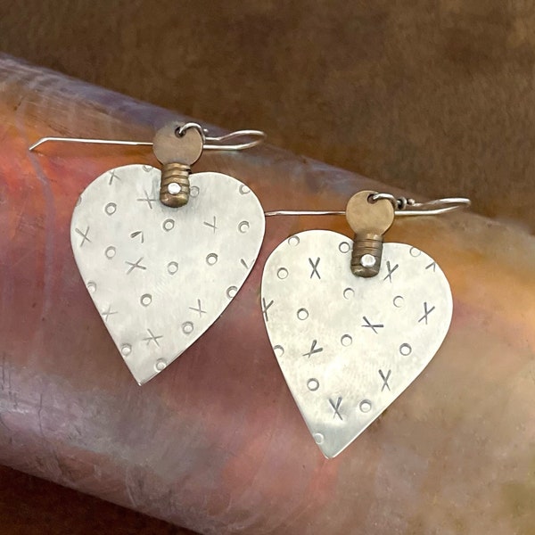 Vintage Thomas Mann Signed Finial XO Heart Earrings