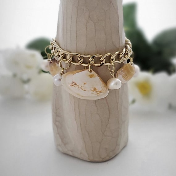 Bracelet Coquillage Et Perles Plaqué Or - Marque Clovers, Acier Inoxydable, Neuf Avec étiquette