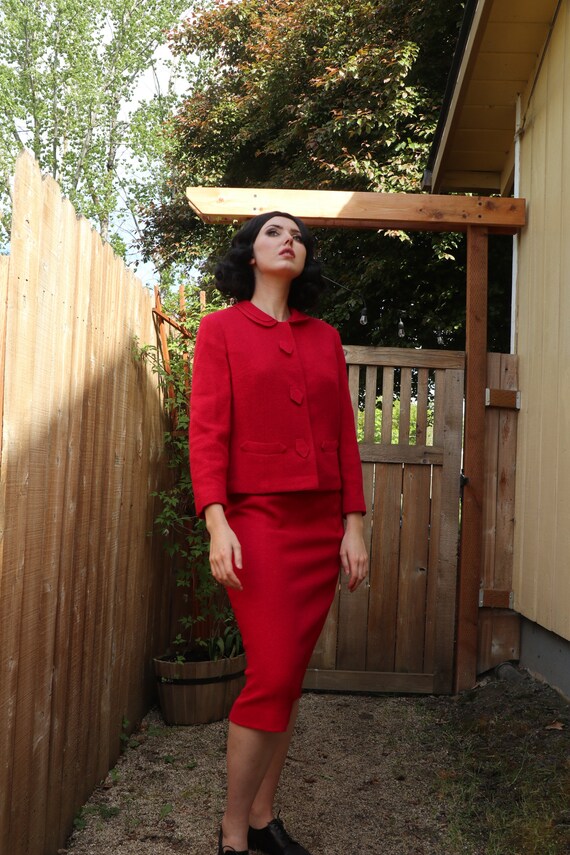 SALE | 1960s Business Suit | retro mod suit hot pi