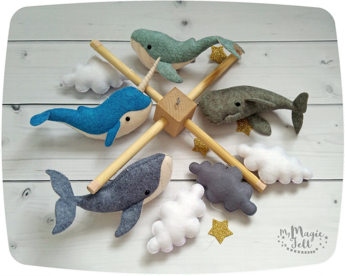 Bébé baleines mobiles Crib mobile whale Nursery mobile Gray Etsy
