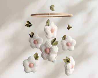 Daisy Baby Mobile, Boho Floral Nursery Decor, Cottagecore Crib Hanging, Shabby Chic Newborn Room Accent, Baby Shower Gift
