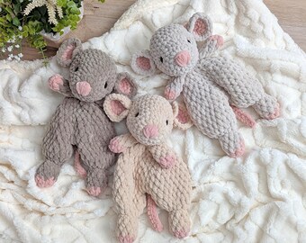 Crochet Mouse Snuggler: Soft Animal Lovey for Babies, Cozy Plush Toy, Newborn Gift & First Birthday Present for Kids