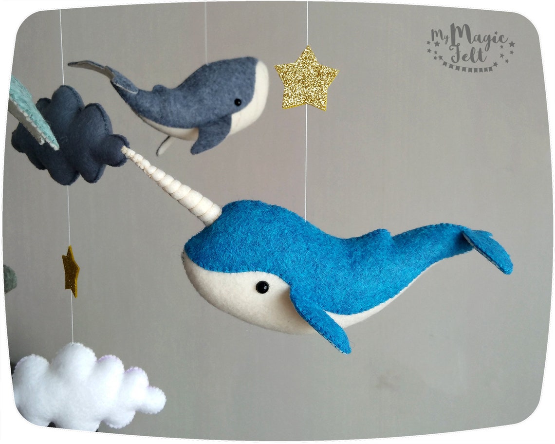 Bébé baleines mobiles Crib mobile whale Nursery mobile Gray Etsy