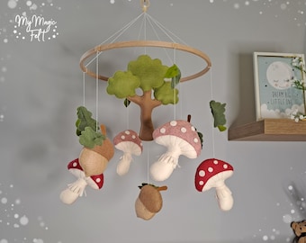 Baby mobile mushrooms Nursery mobile acorns Mobile for crib Woodland hanging mobile Natural nursery decor