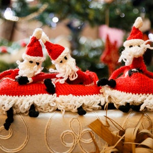 Juggling Santas Knitting Kit
