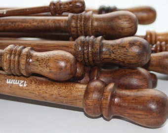 14in (35cm) long Albizia Knitting Needles (East Indian Walnut)