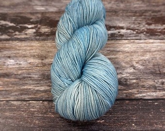 Fyberspates Vivacious 4ply | 100g skein | Knitting and Crochet | 100% Merino | Machine Washable