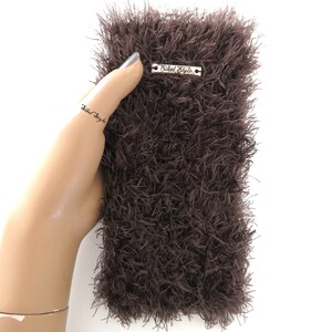 Etui porte cartes de crédit, Portefeuille pliable femme, Pochette tricot fait main fausse fourrure peluche marron, Cadeau anniversaire