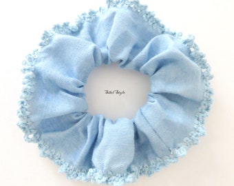 Coletero vaquero azul claro hecho a mano de algodón chambray, goma elástica para el moño, pulsera de ganchillo, accesorios para el cabello, regalo para rellenar calcetines navideños