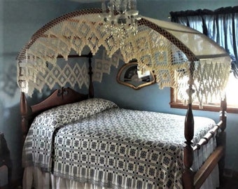Queen Size Canopy USA Hand Tied Heirloom Double Diamond Cotton Topper for Canopy Bed.