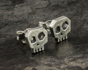 Little Skull Stud earrings