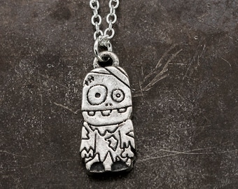 Colar ZUMBI em Prata de Lei. Coleção Monstro de Halloween.