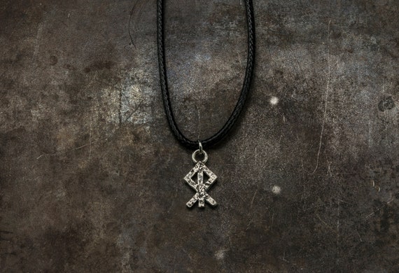 Viking protection deals necklace