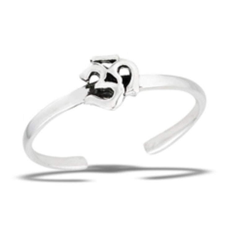 Tiny Om Toe Ring 925 Sterling Silver image 1