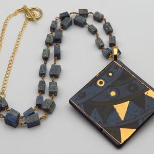 Pendentif Rond En Jaspe Doré Et Bleu - 4 Cm - Neuf Sans Emballage