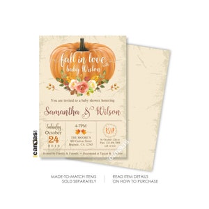 Pu&ograve; includere: Invito per baby shower con una grande zucca arancione e la scritta "fall in love with baby Wislon". L'invito include i nomi Samantha & Wilson, la data, l'ora, il luogo e le informazioni RSVP. Il design ha un tema rustico autunnale.