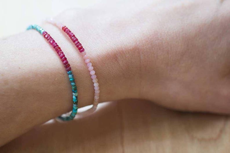 Rosa Opal & Rubin Armband, Zarte Perlen Multi Edelstein Armband, Rot und Rosa Echter Edelstein Schmuck, Oktober Juli Geburtsstein Bild 7