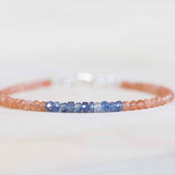 Bracelet en pierre de soleil avec Kyanite bleue, bijoux en pierres précieuses orange empilables délicates en perles, remplissage en or rose ou argent sterling