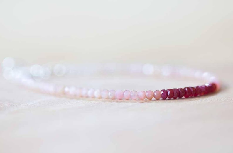 Rosa Opal & Rubin Armband, Zarte Perlen Multi Edelstein Armband, Rot und Rosa Echter Edelstein Schmuck, Oktober Juli Geburtsstein Bild 5