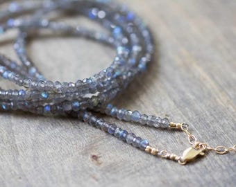 Colar de labradorita com contas, estilo gargantilha ou colar longo para usar em camadas, pulseira com várias voltas, banhado a ouro 14k ou prata de lei.